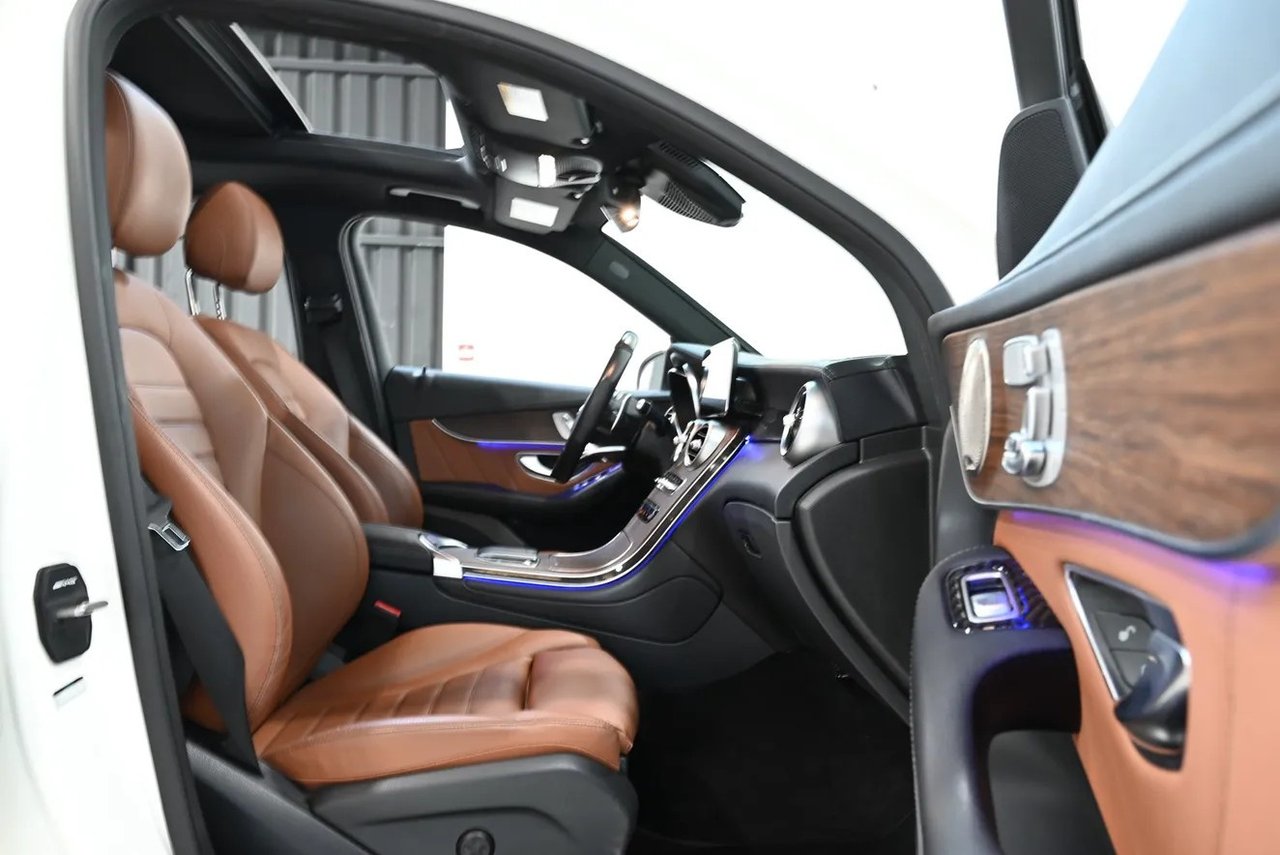 Car Image 2021 MERCEDES GLC CLASS 