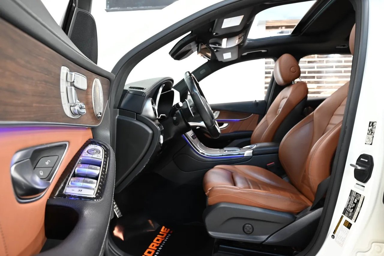 Car Image 2021 MERCEDES GLC CLASS 