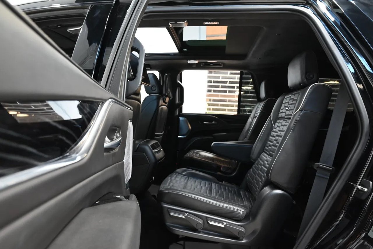 Car Image 2023 CADILLAC ESCALADE 