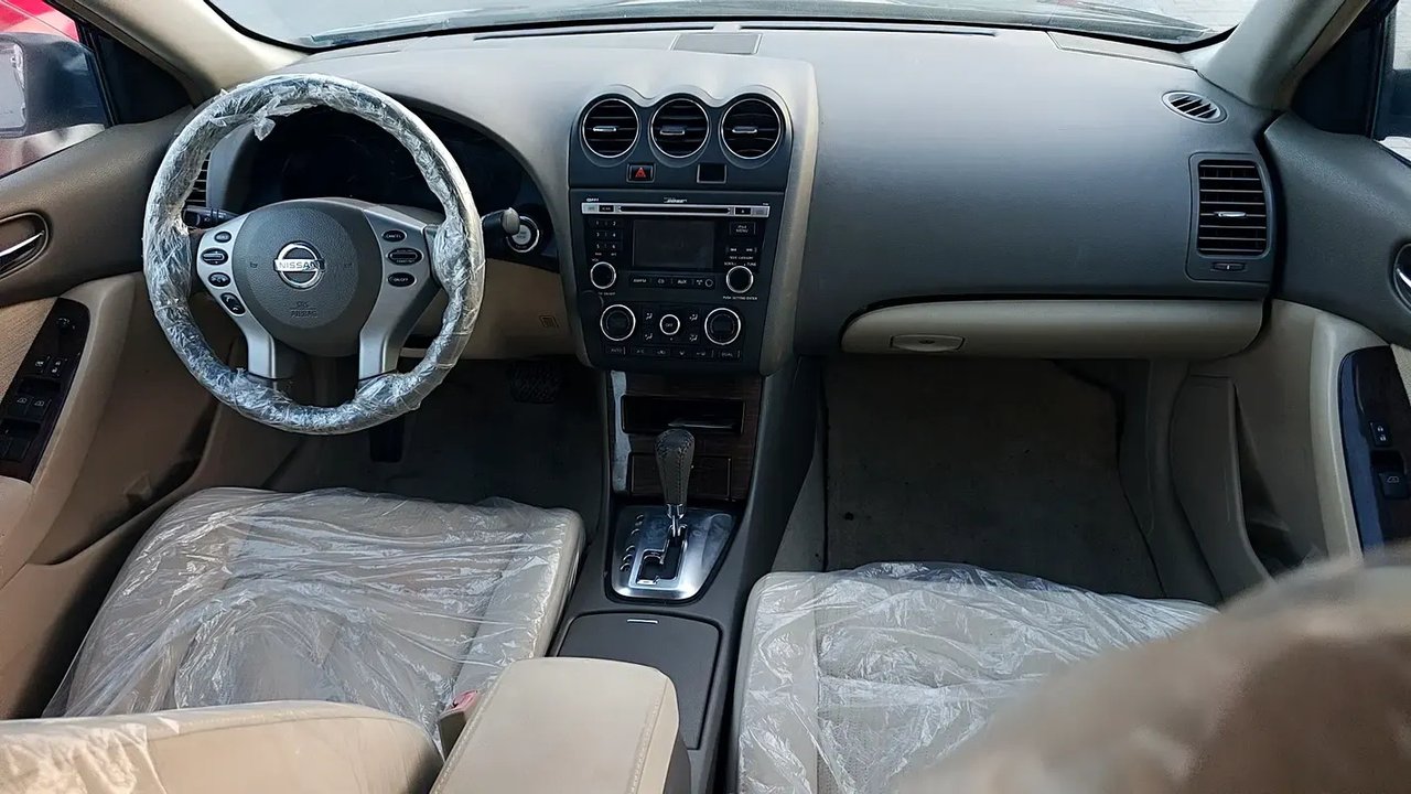 Car Image 2010 NISSAN ALTIMA 