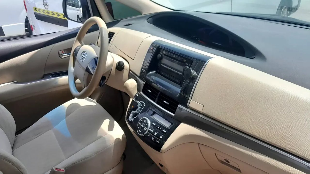 Car Image 2019 TOYOTA PREVIA 