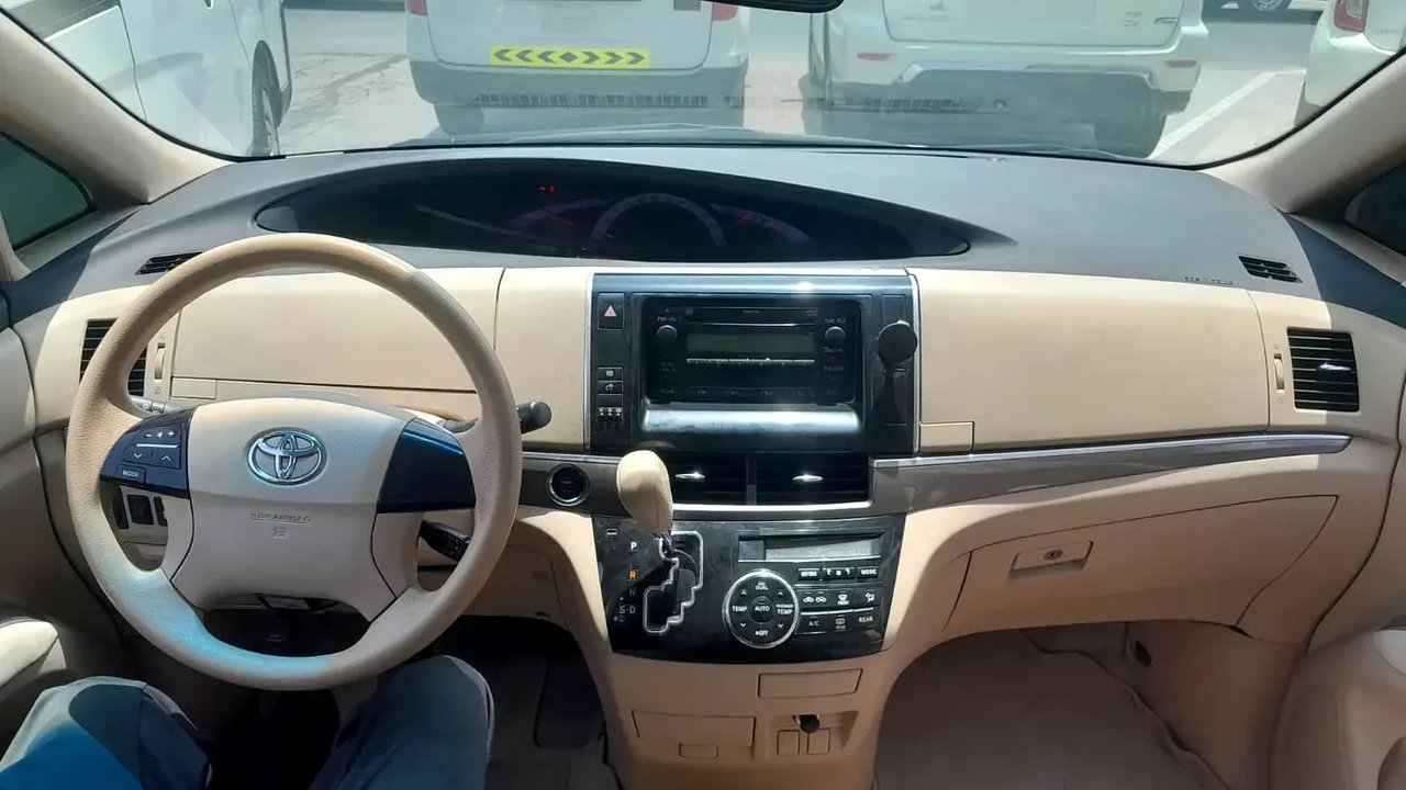 Car Image 2019 TOYOTA PREVIA 