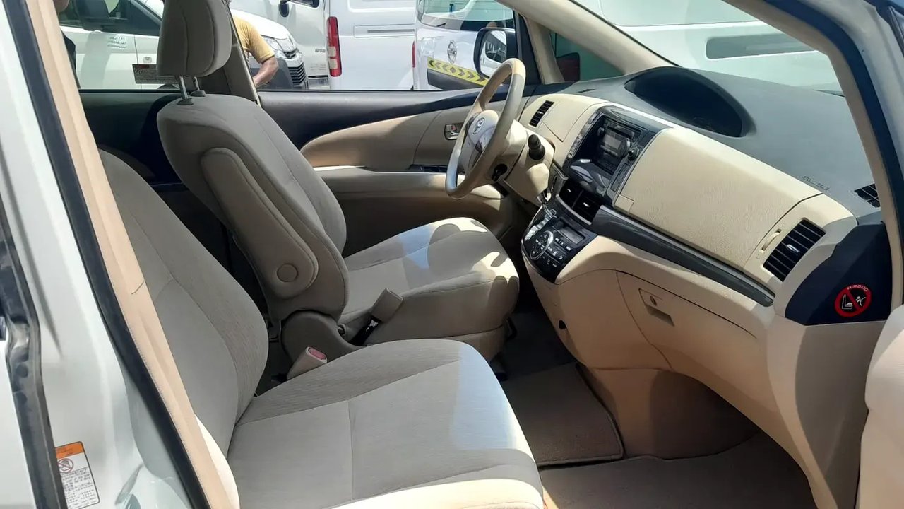 Car Image 2019 TOYOTA PREVIA 