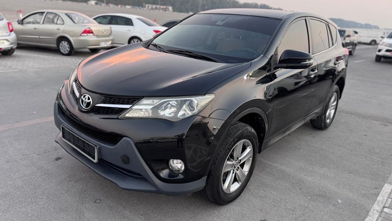 Car Image 2015 TOYOTA RAV4 