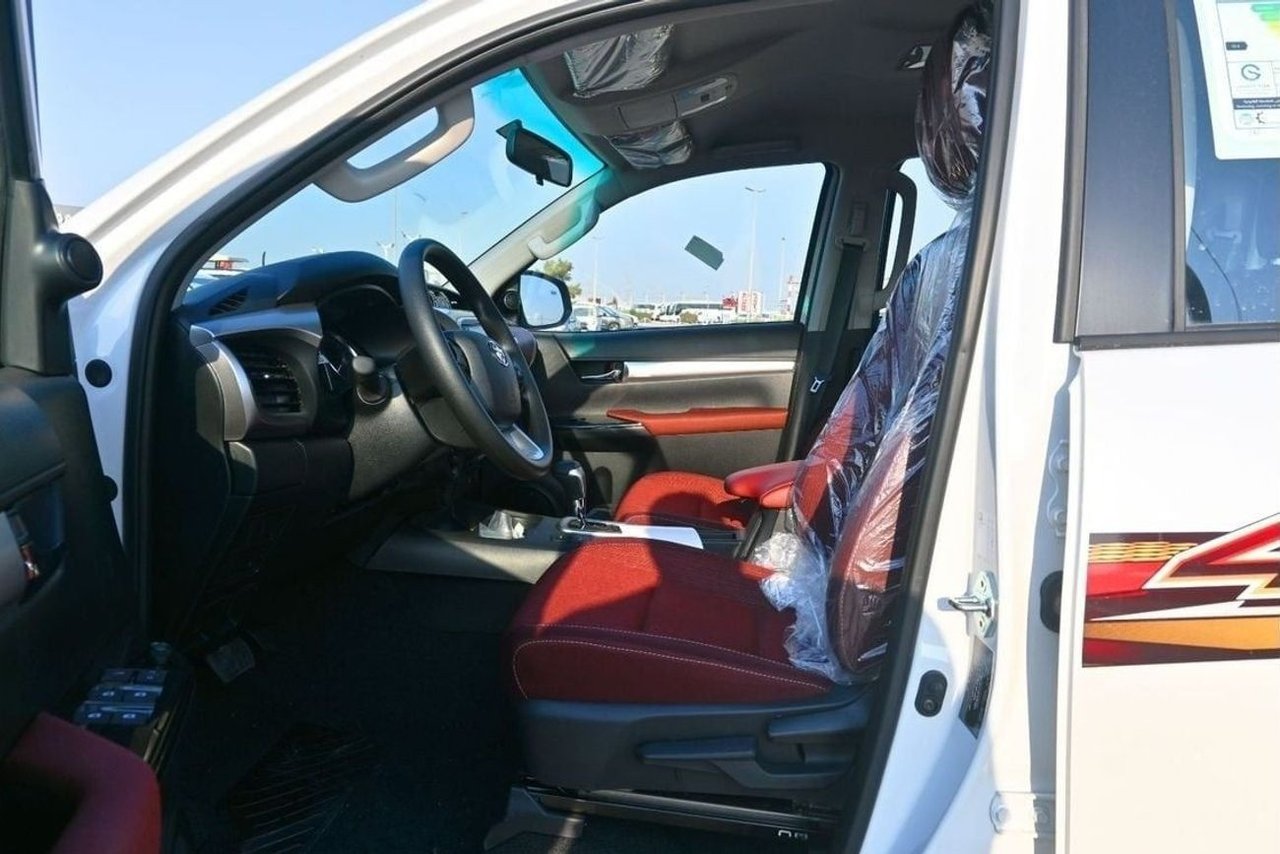 Car Image 2025 TOYOTA HILUX 
