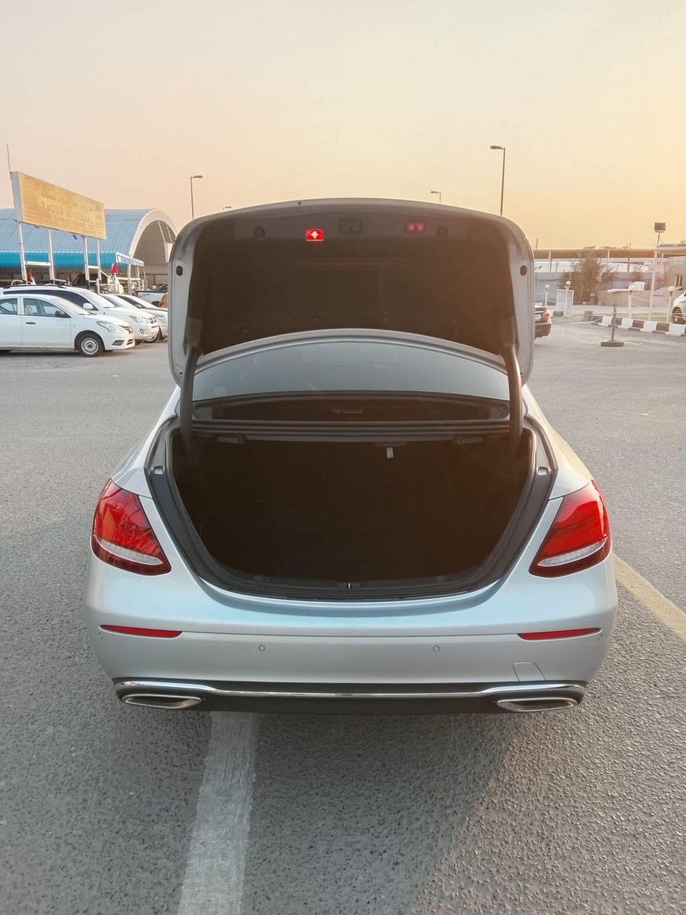 Car Image 2018 MERCEDES E Class 