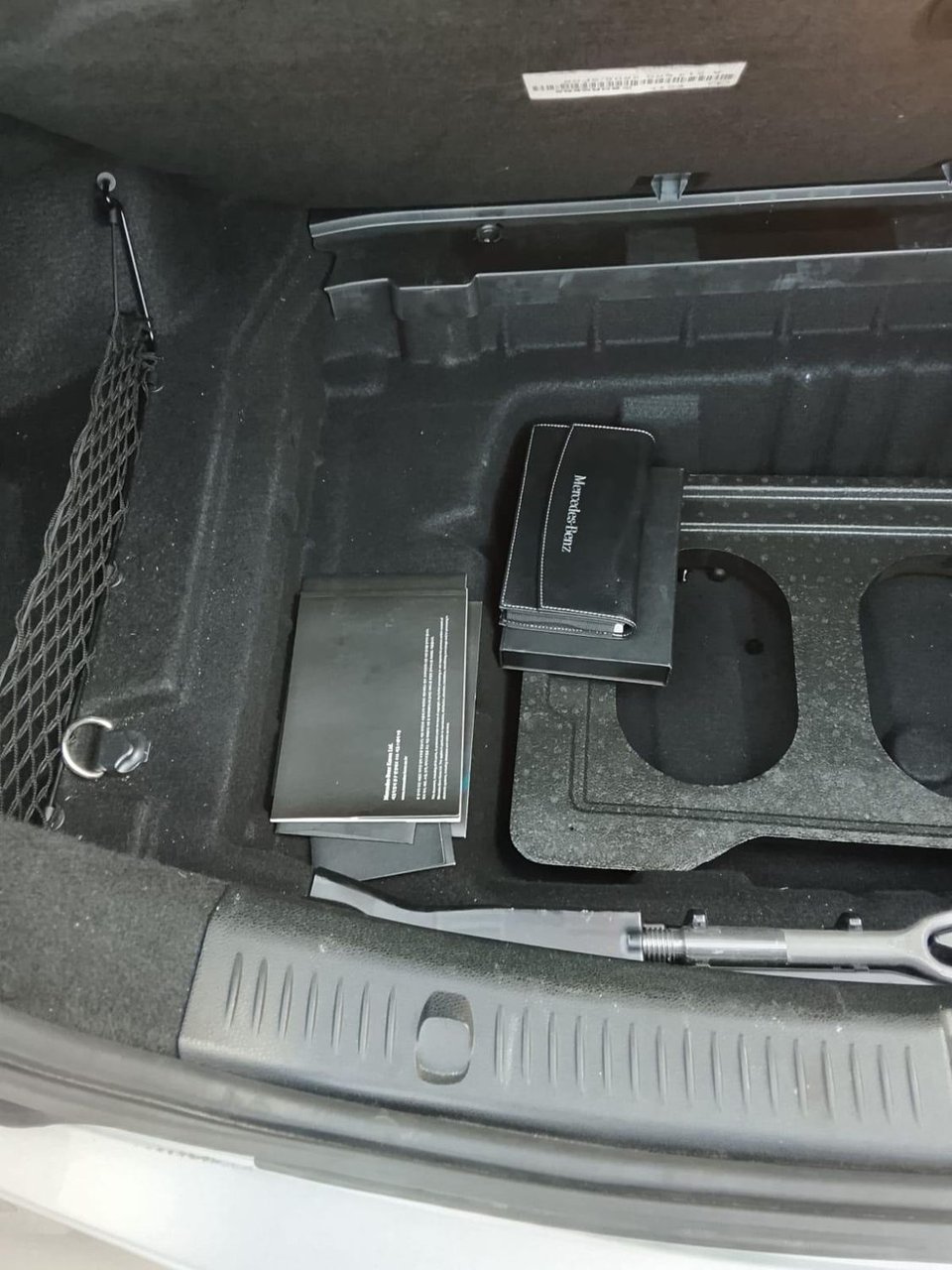 Car Image 2018 MERCEDES E Class 