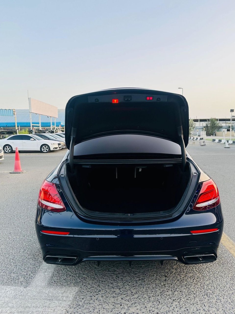 Car Image 2018 MERCEDES E Class 