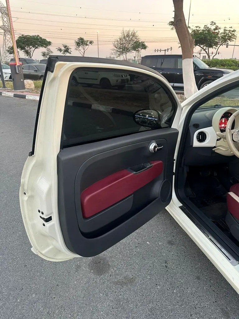 Car Image 2018 FIAT 500 