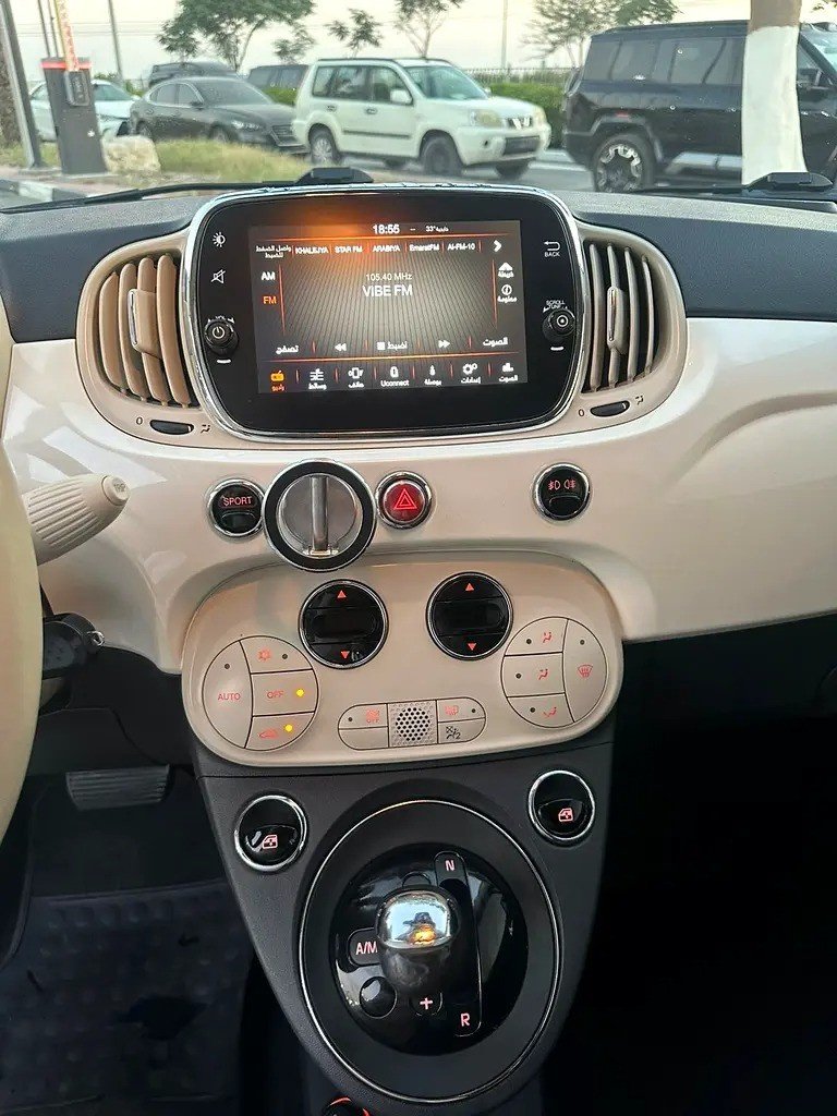 Car Image 2018 FIAT 500 