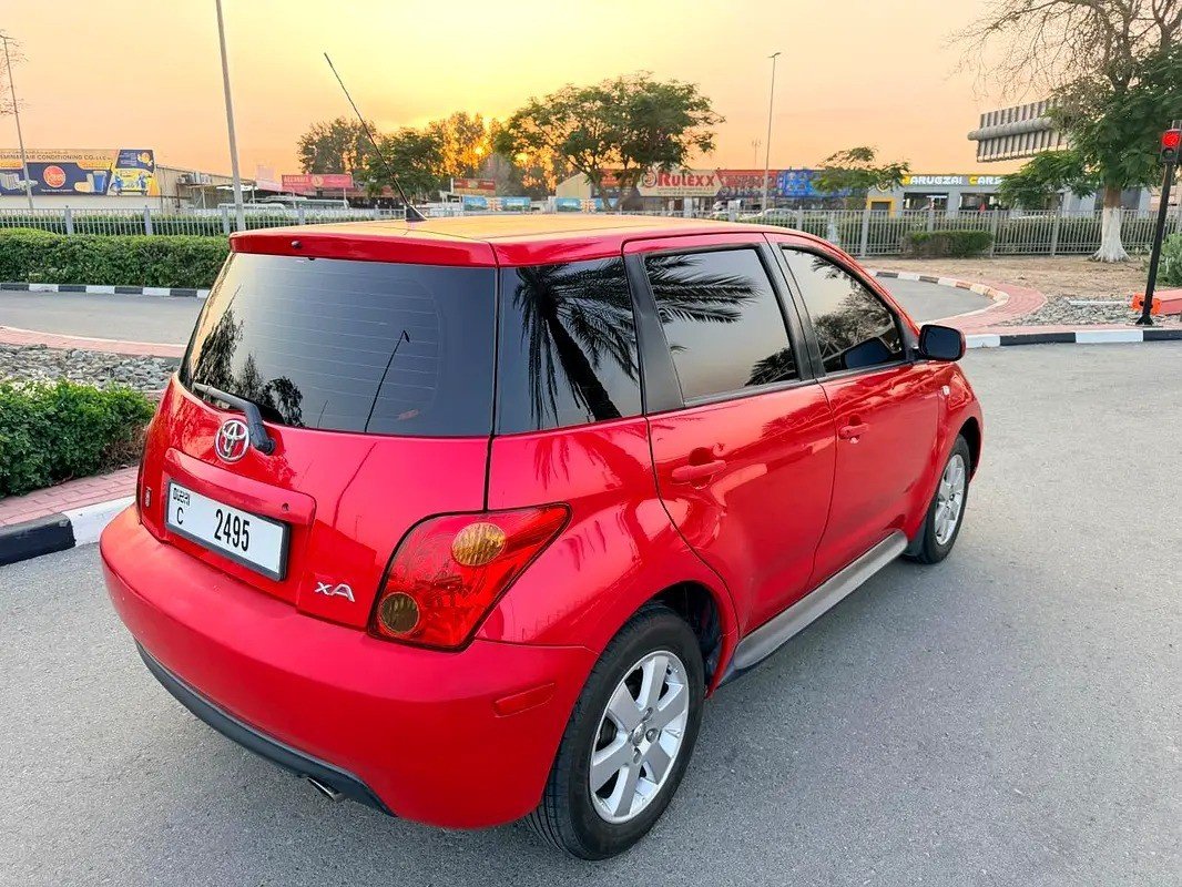 Car Image 2005 TOYOTA IST 