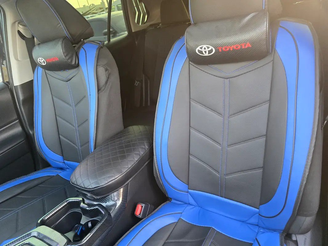 Car Image 2020 TOYOTA RAV4 