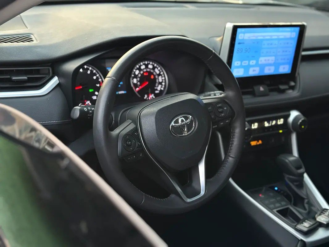 Car Image 2022 TOYOTA RAV4 