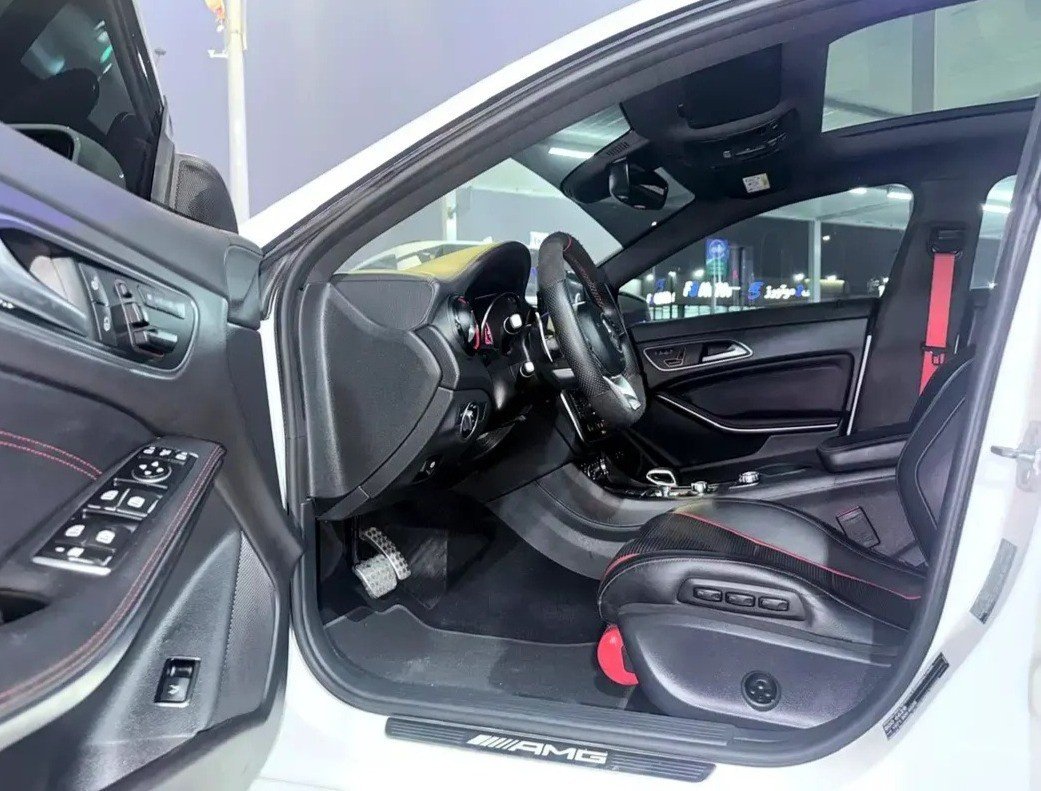 Car Image 2016 MERCEDES CLA CLASS 
