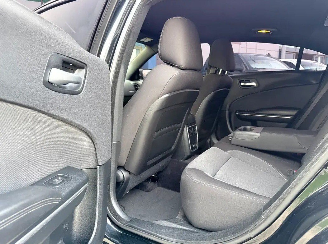 Car Image 2017 DODGE CHARGER 