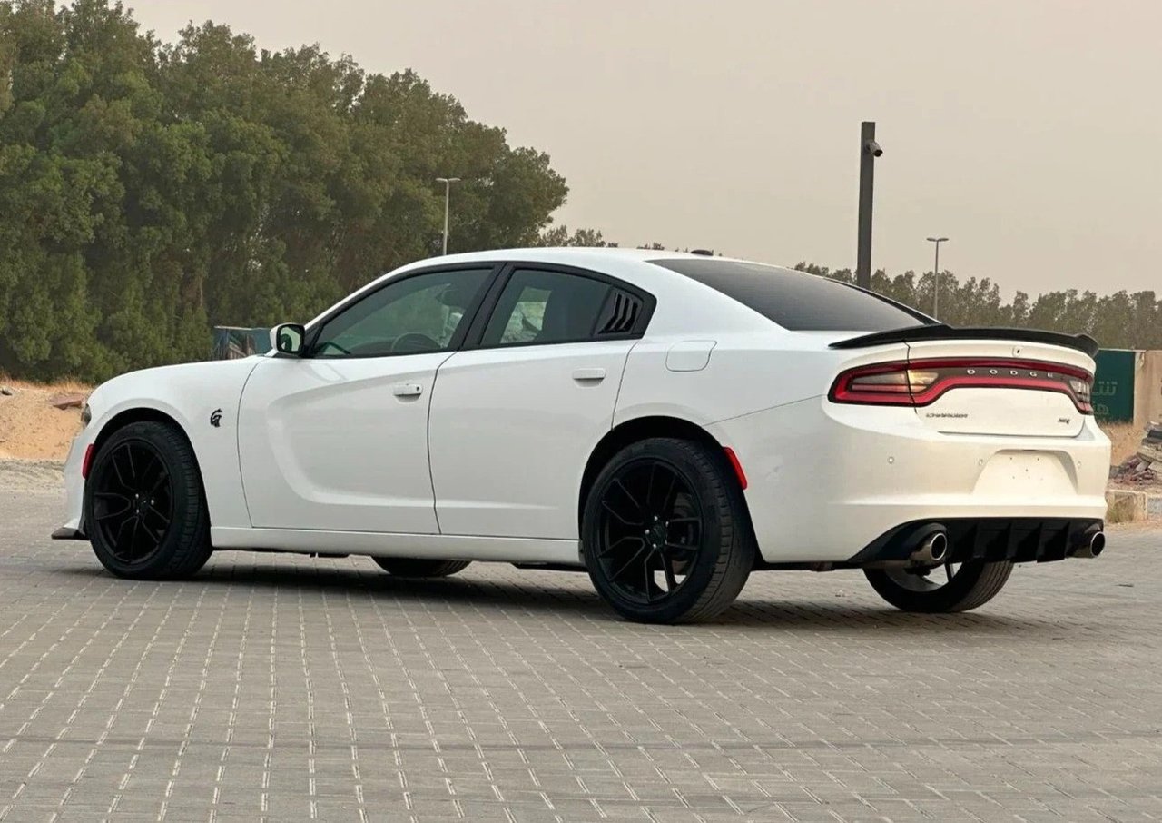 Car Image 2016 DODGE CHARGER 
