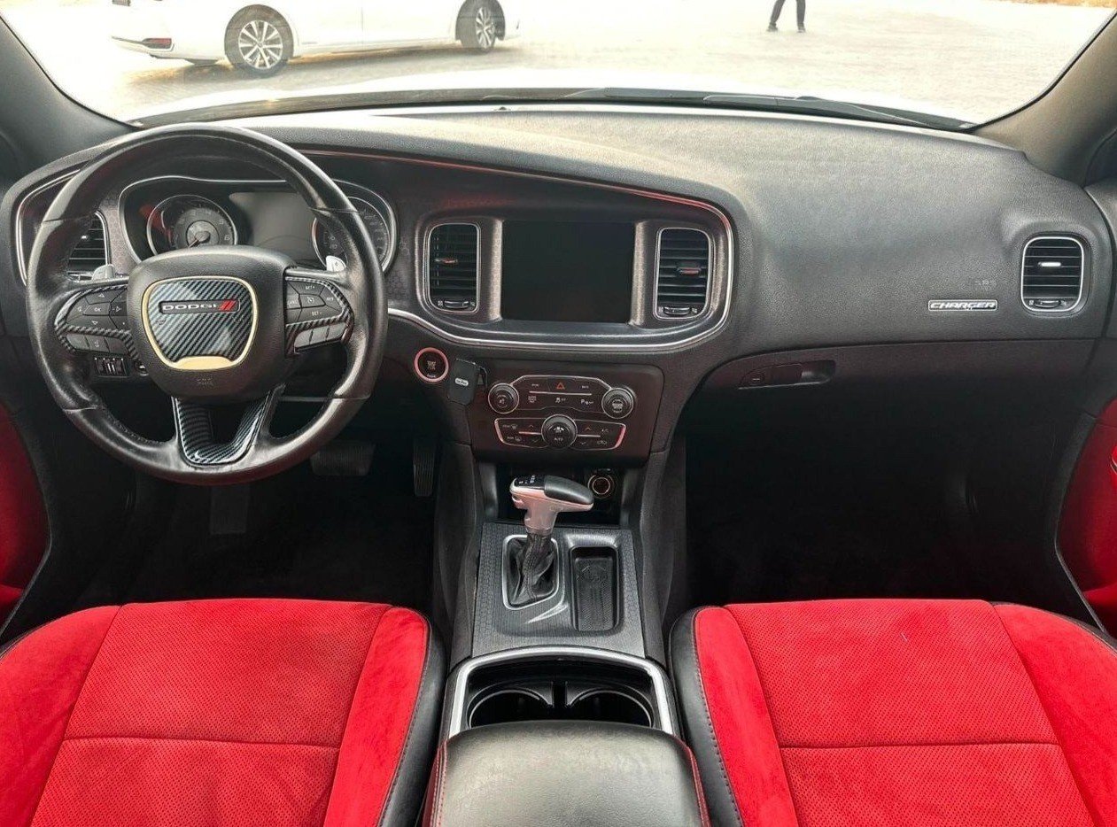 Car Image 2016 DODGE CHARGER 