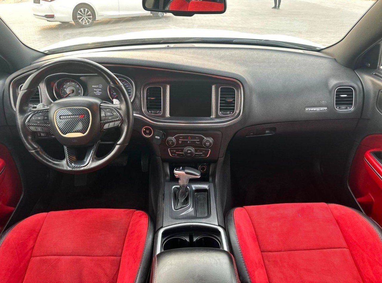 Car Image 2016 DODGE CHARGER 
