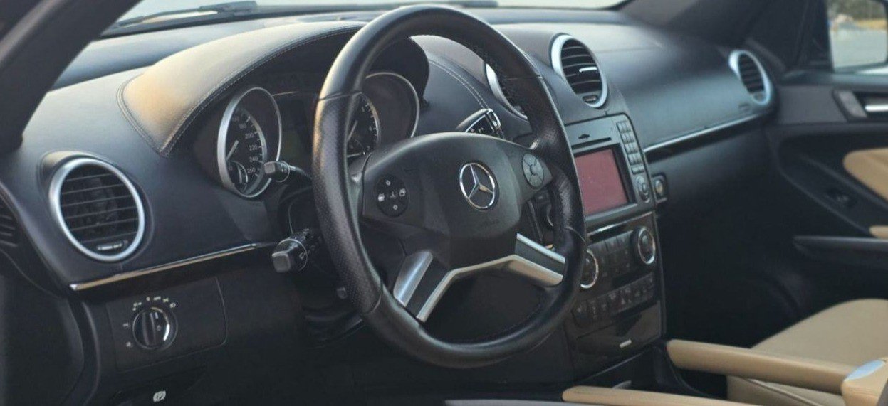 Car Image 2011 MERCEDES M CLASS 