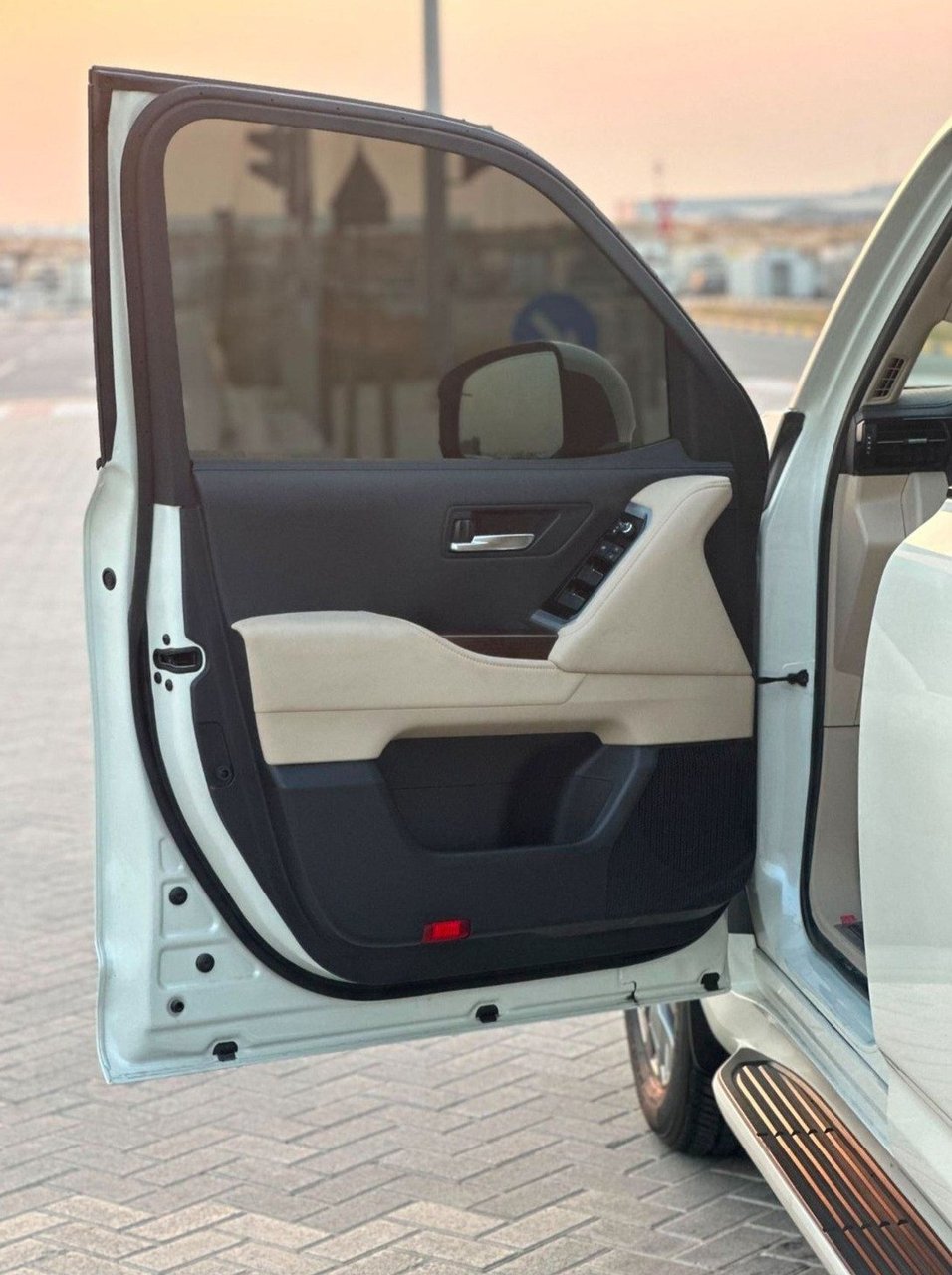 Car Image 2024 TOYOTA LAND CRUISER 