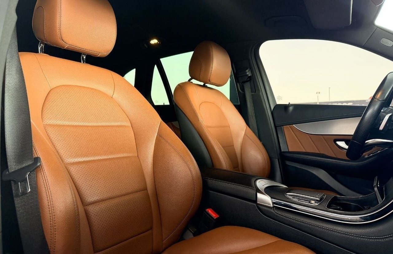 Car Image 2020 MERCEDES GLC CLASS 
