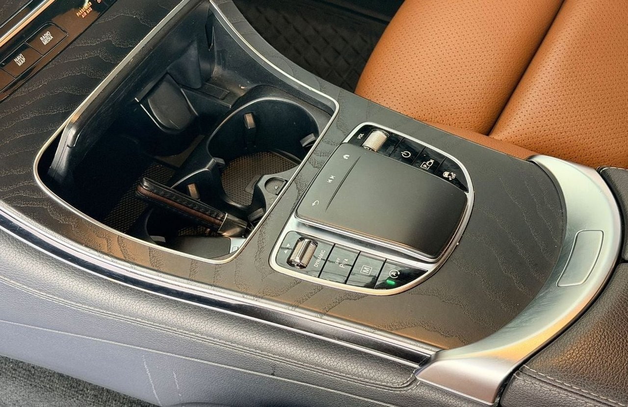 Car Image 2020 MERCEDES GLC CLASS 