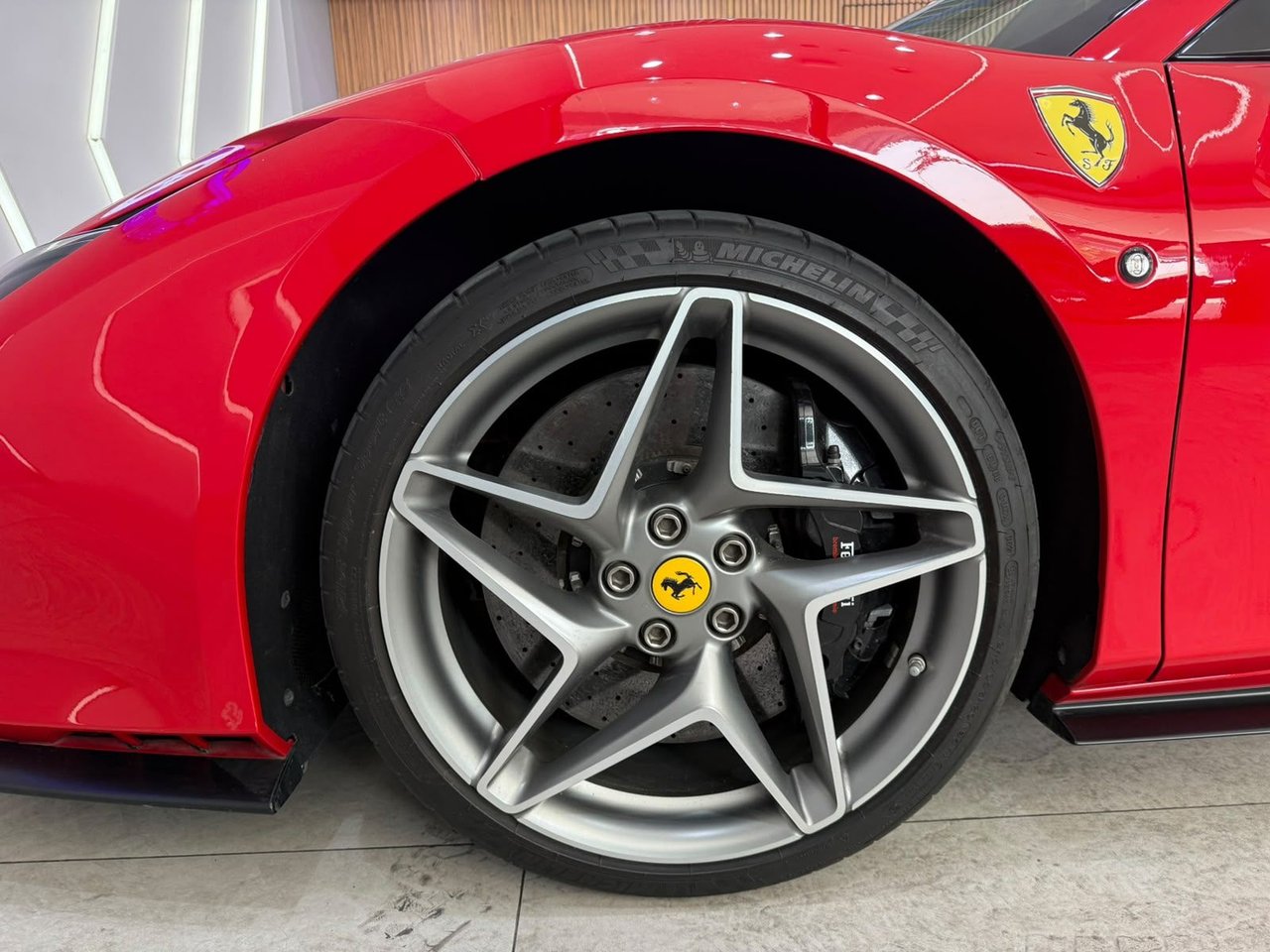 Car Image 2023 FERRARI F8 