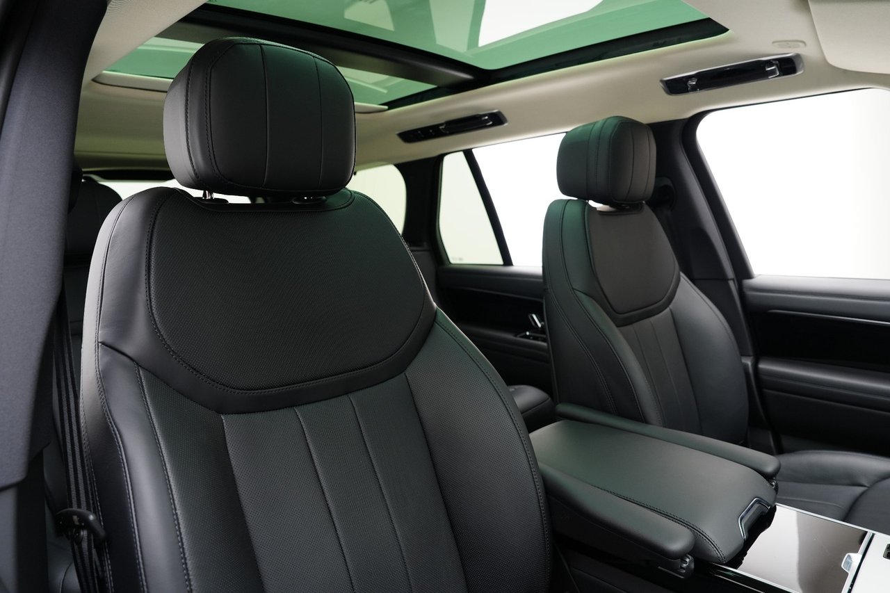 Car Image 2026 LAND ROVER VOGUE 