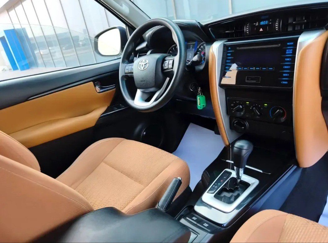 Car Image 2019 TOYOTA FORTUNER 