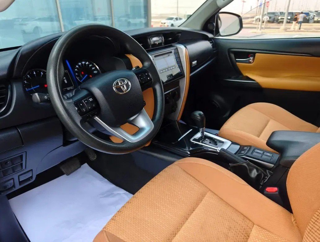 Car Image 2019 TOYOTA FORTUNER 
