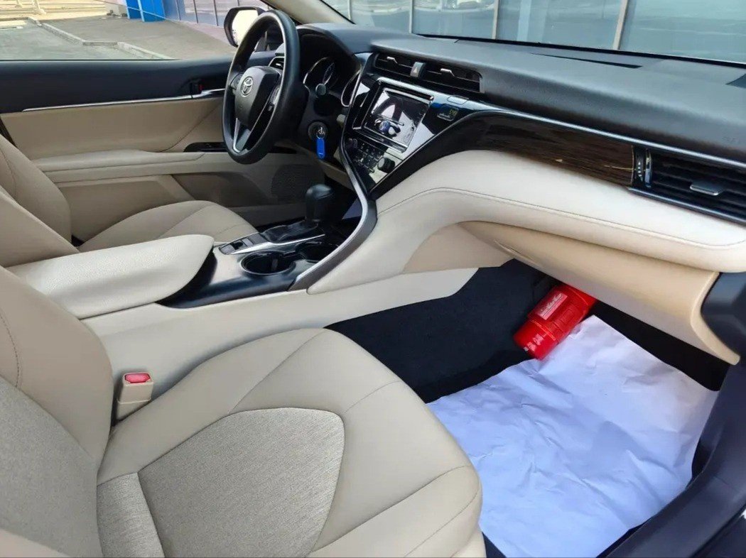 Car Image 2019 TOYOTA CAMRY 