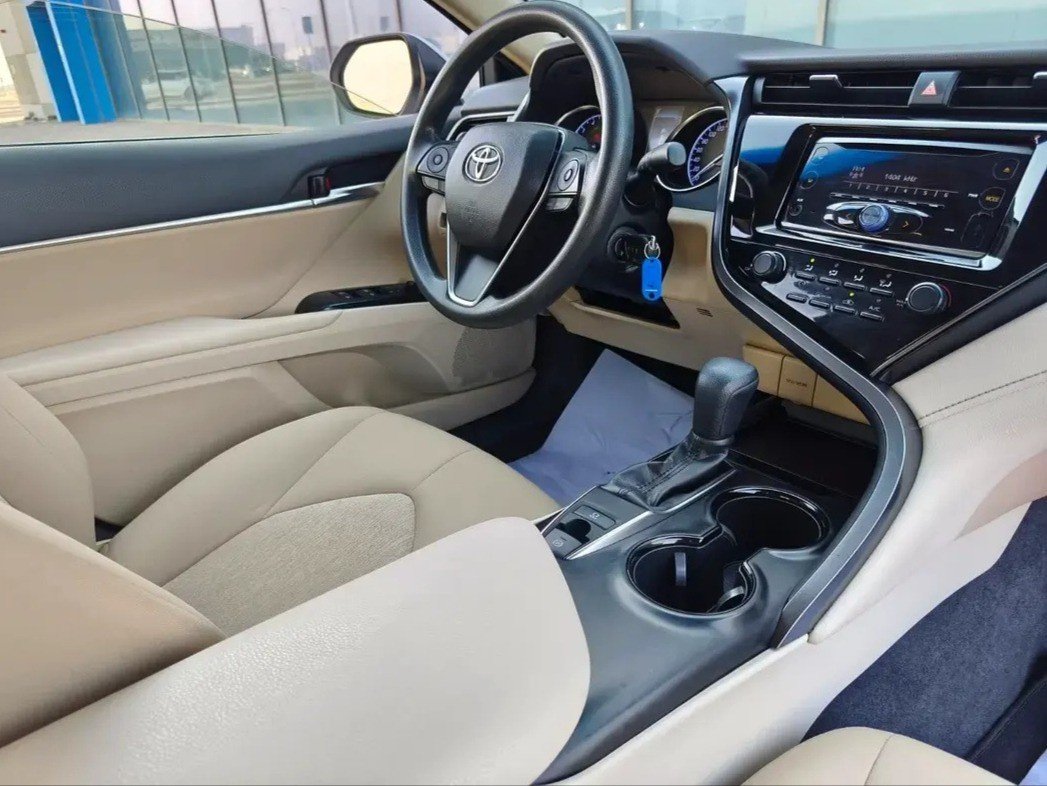 Car Image 2019 TOYOTA CAMRY 