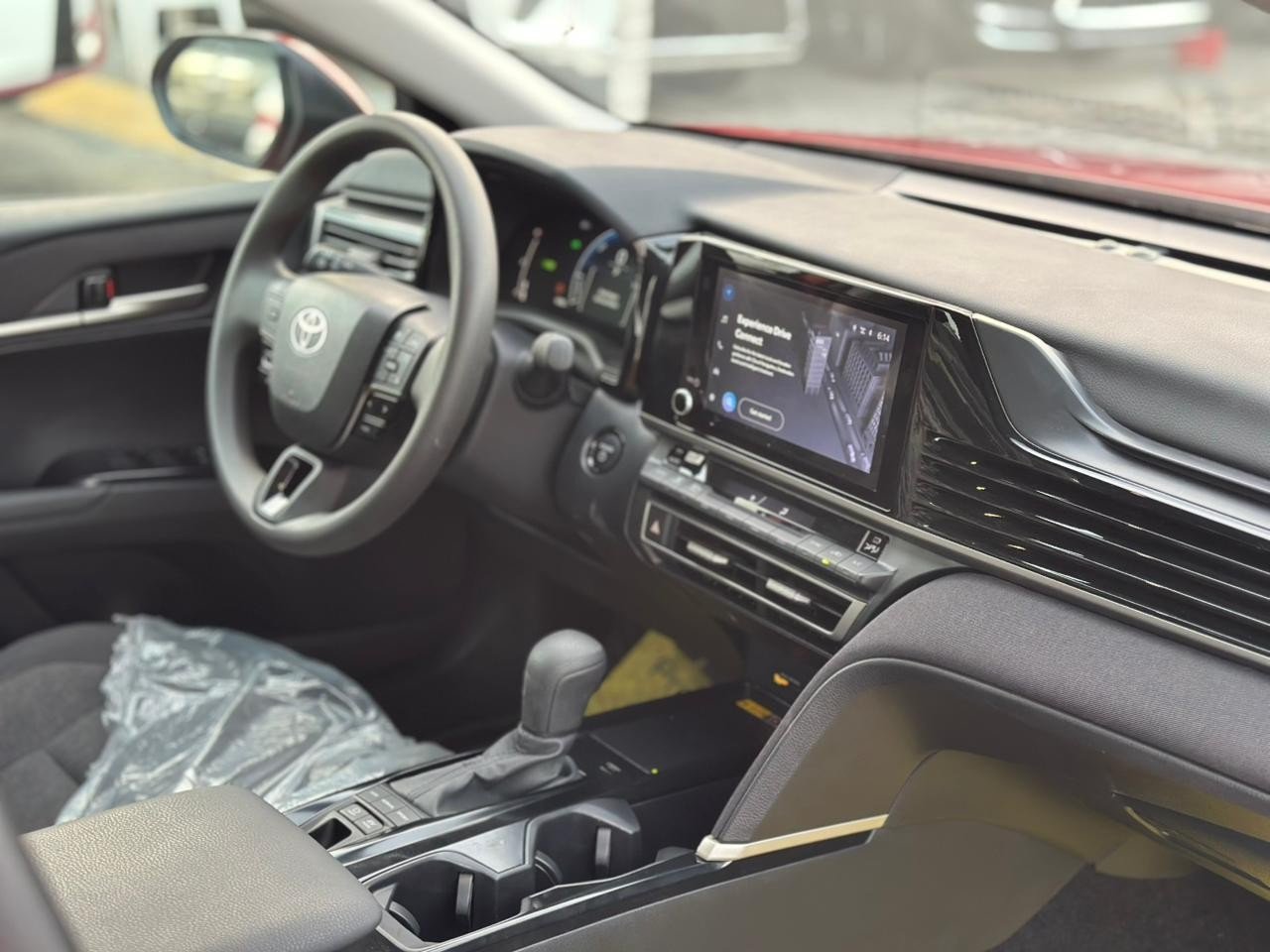 Car Image 2025 TOYOTA CAMRY 