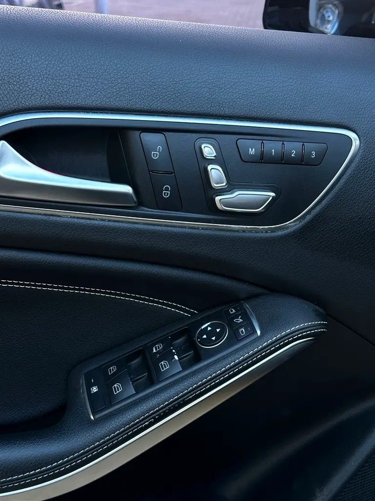Car Image 2016 MERCEDES A CLASS 