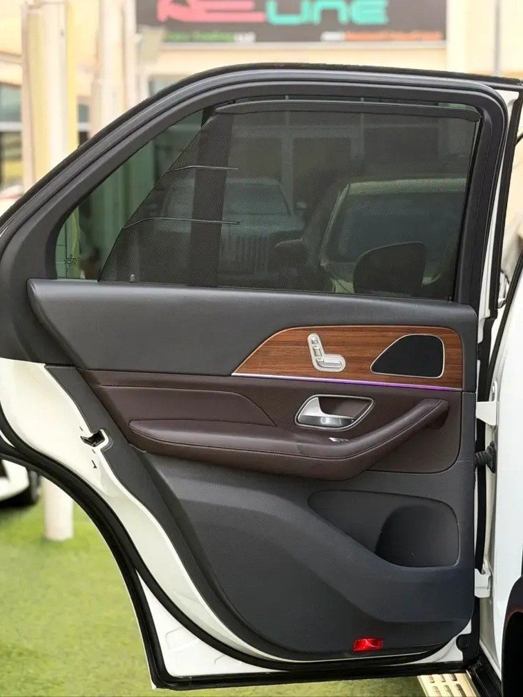 Car Image 2020 MERCEDES GLE CLASS 
