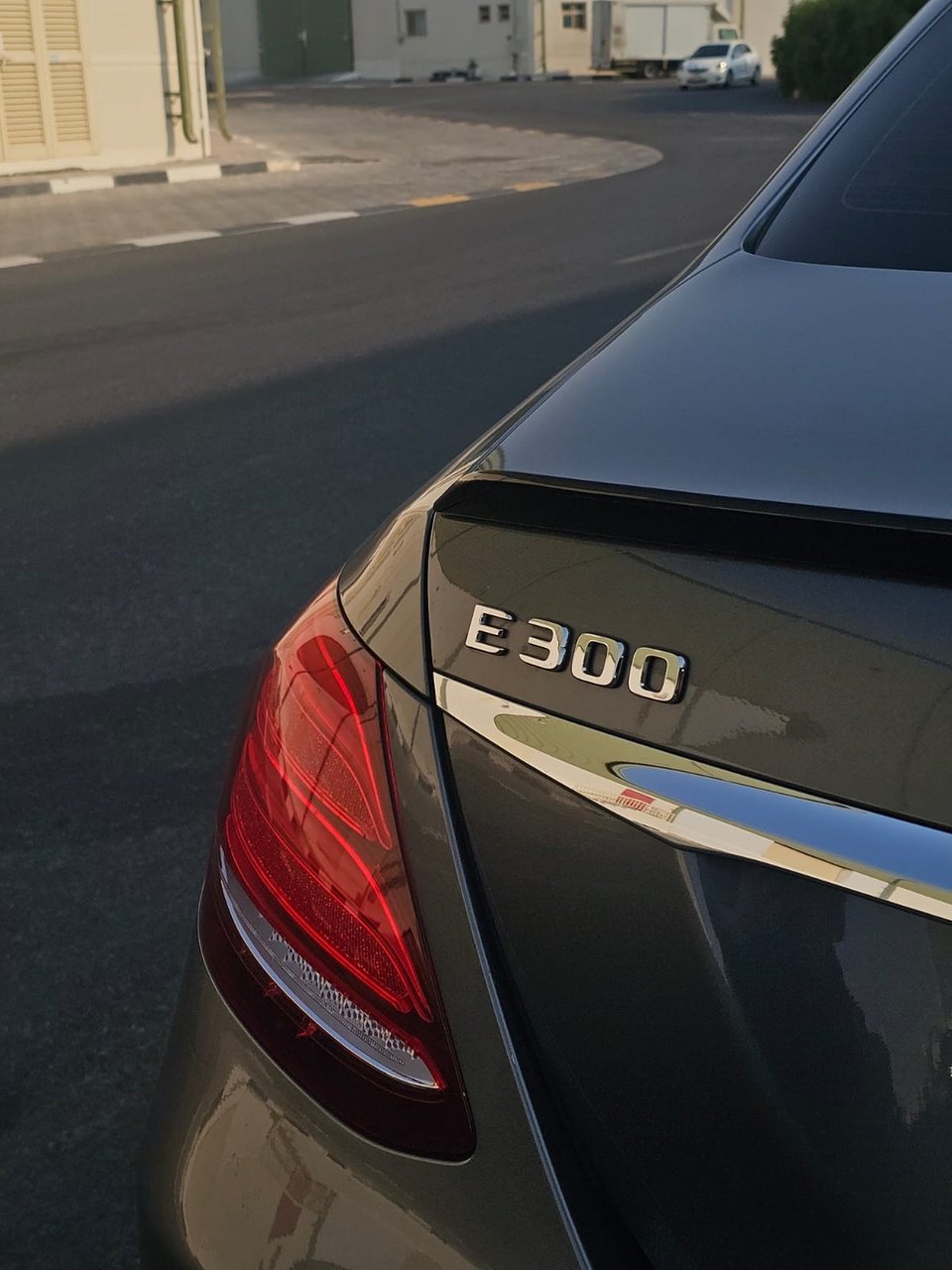 Car Image 2018 MERCEDES E Class 