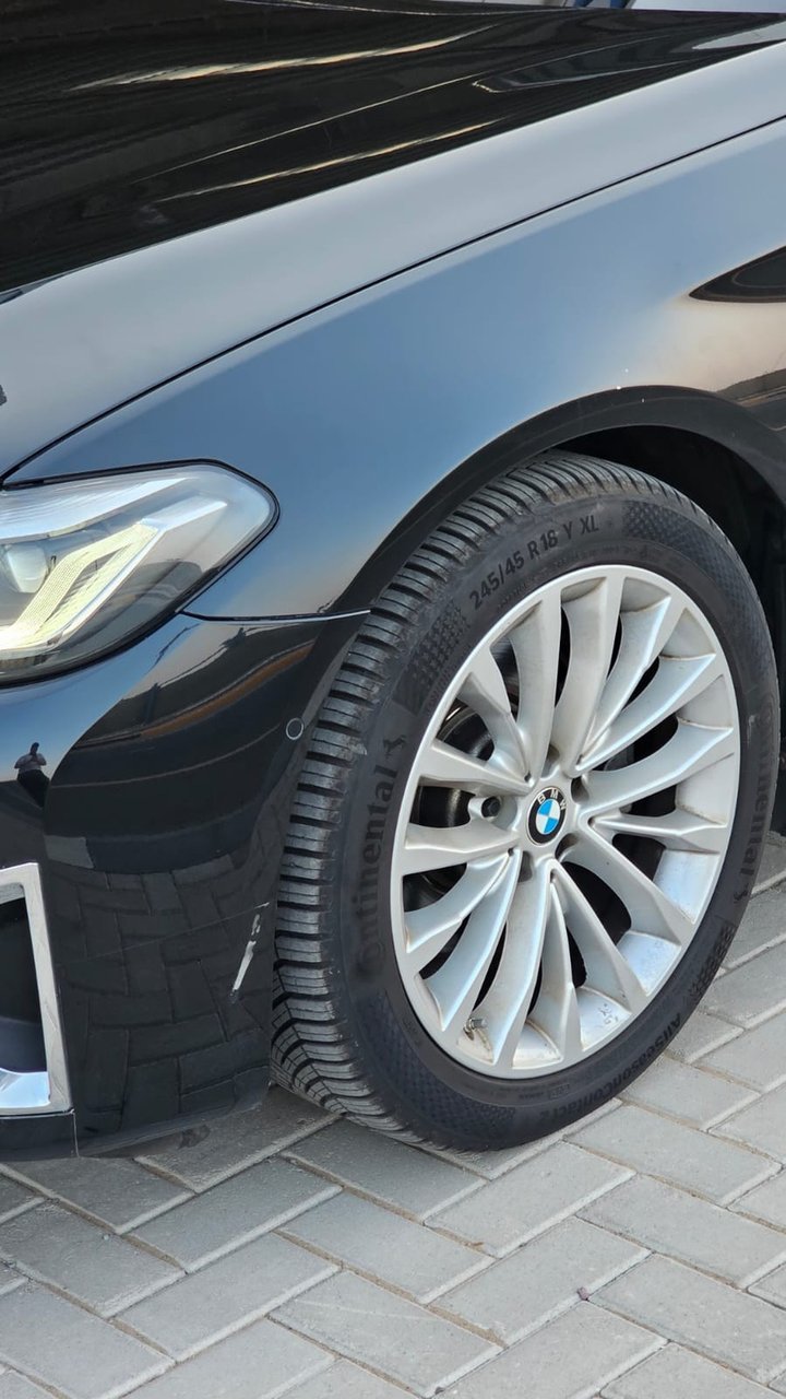 Car Image 2023 BMW 5 SERIES 