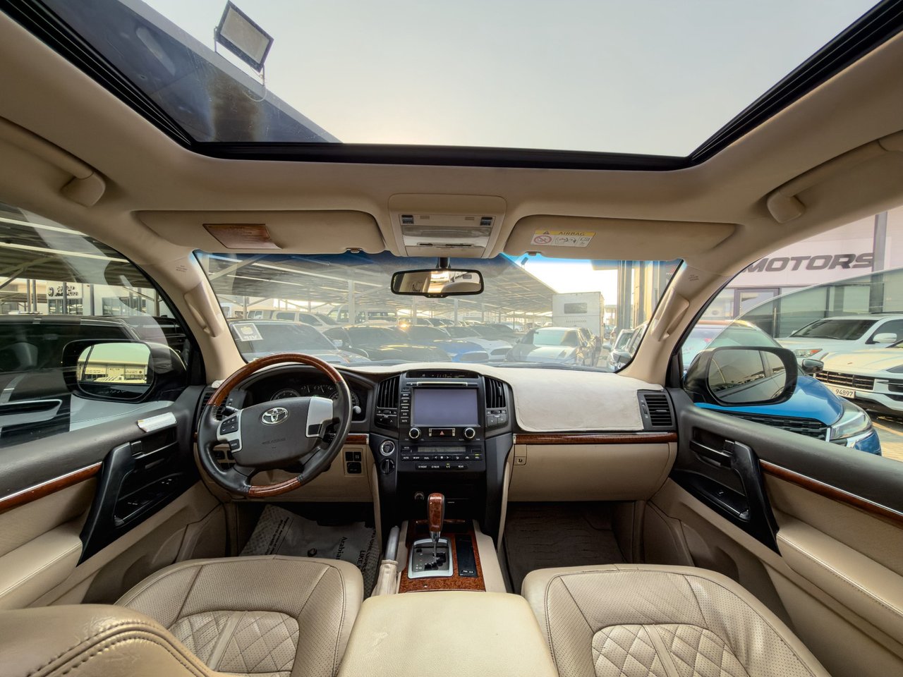 Car Image 2015 TOYOTA LAND CRUISER 