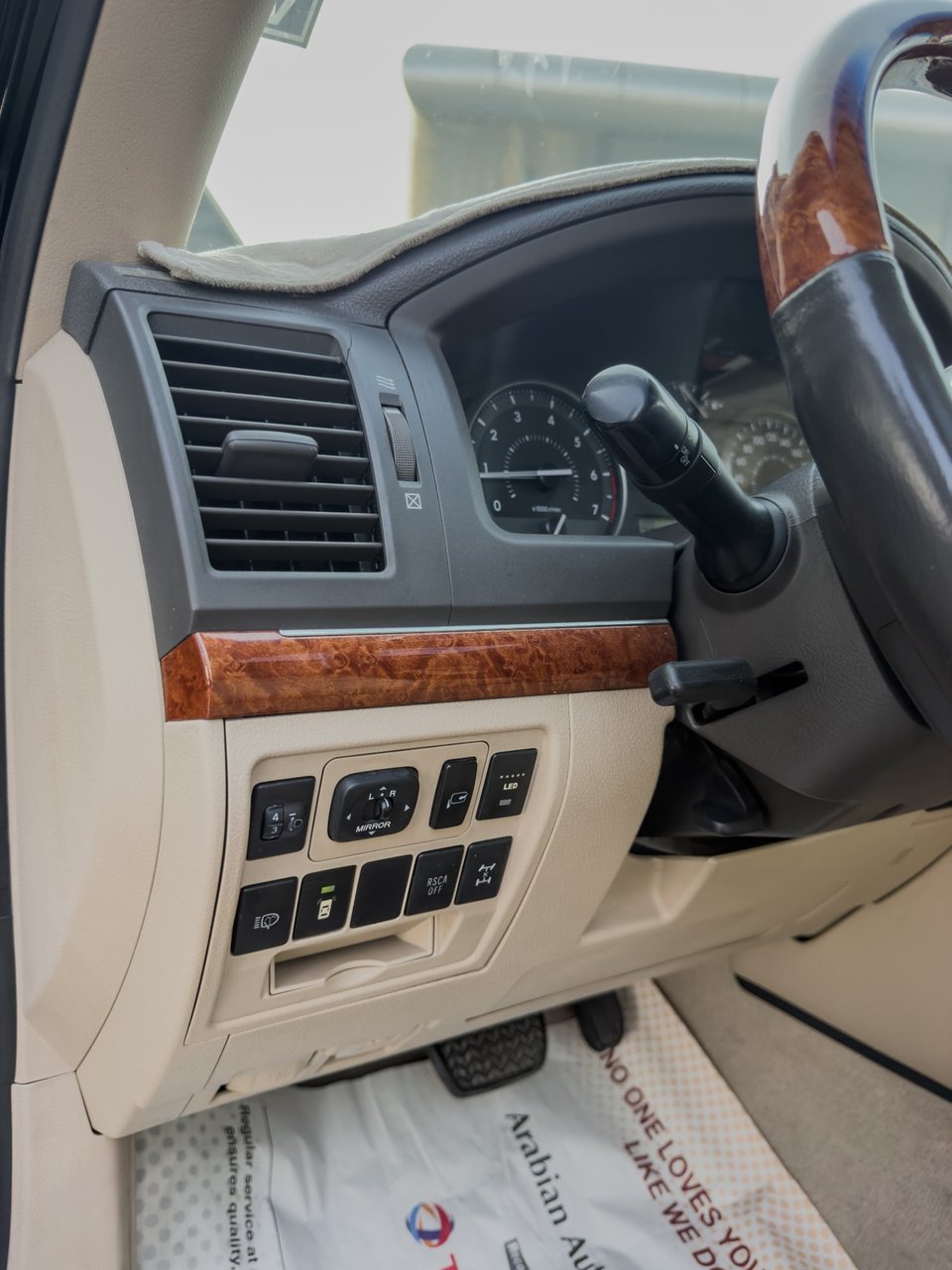 Car Image 2015 TOYOTA LAND CRUISER 