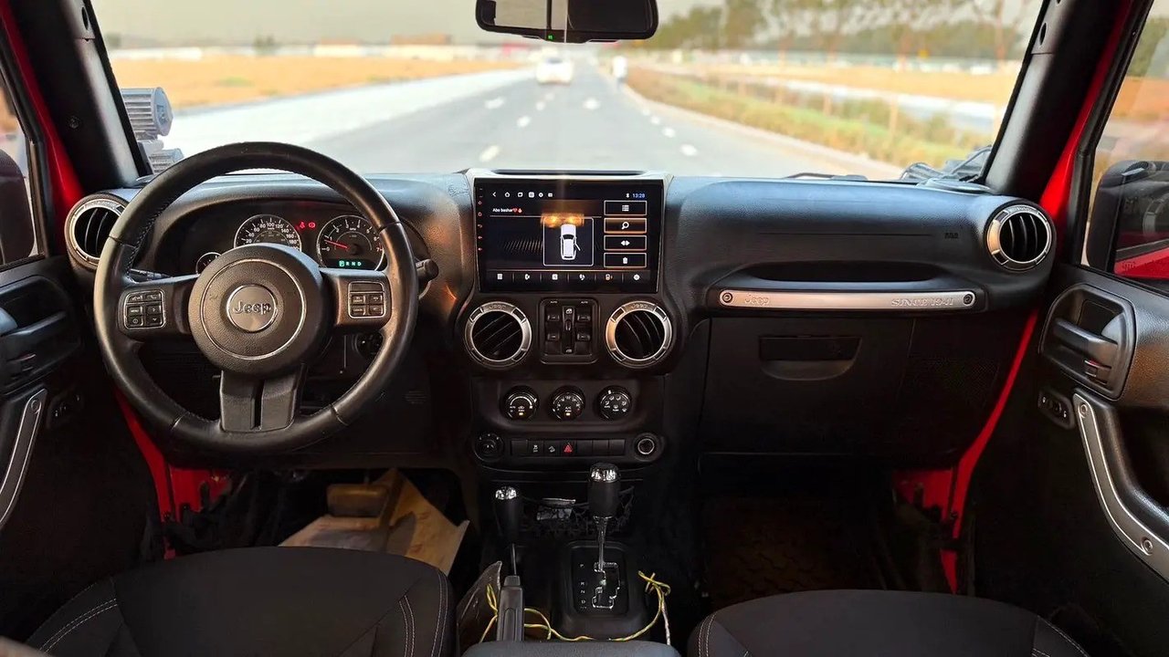 Car Image 2016 JEEP WRANGLER 