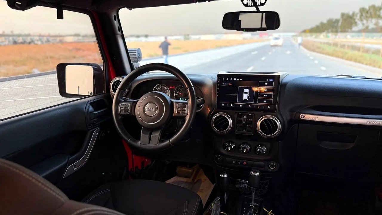 Car Image 2016 JEEP WRANGLER 