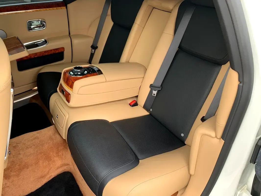 Car Image 2016 ROLLS ROYCE GHOST 