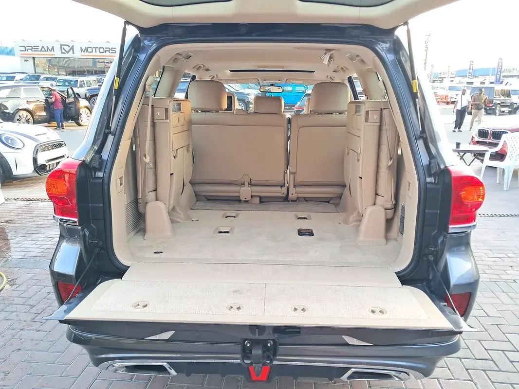 Car Image 2015 TOYOTA LAND CRUISER 