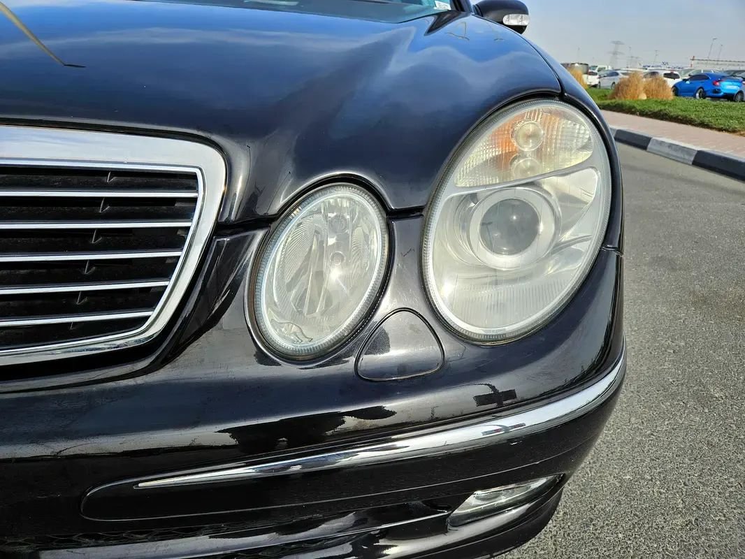 Car Image 2004 MERCEDES E Class 