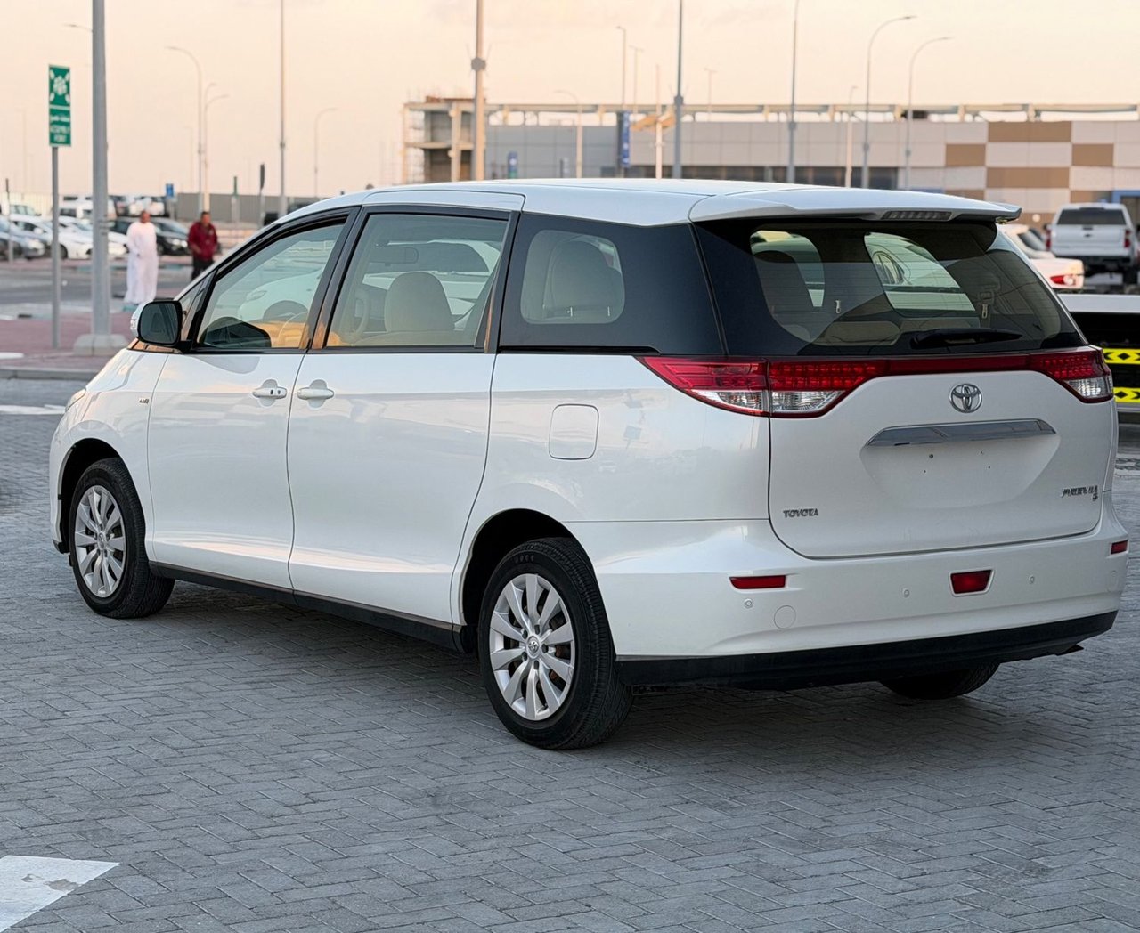 Car Image 2019 TOYOTA PREVIA 