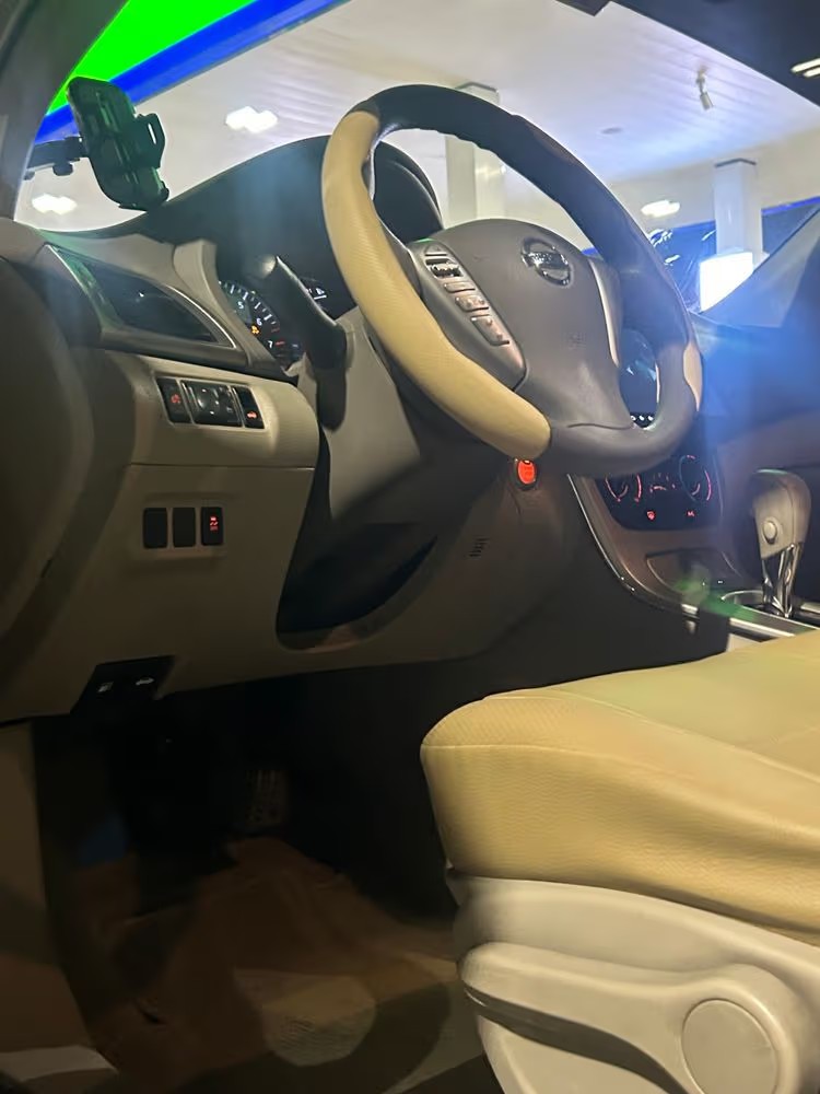 Car Image 2019 NISSAN SENTRA SV