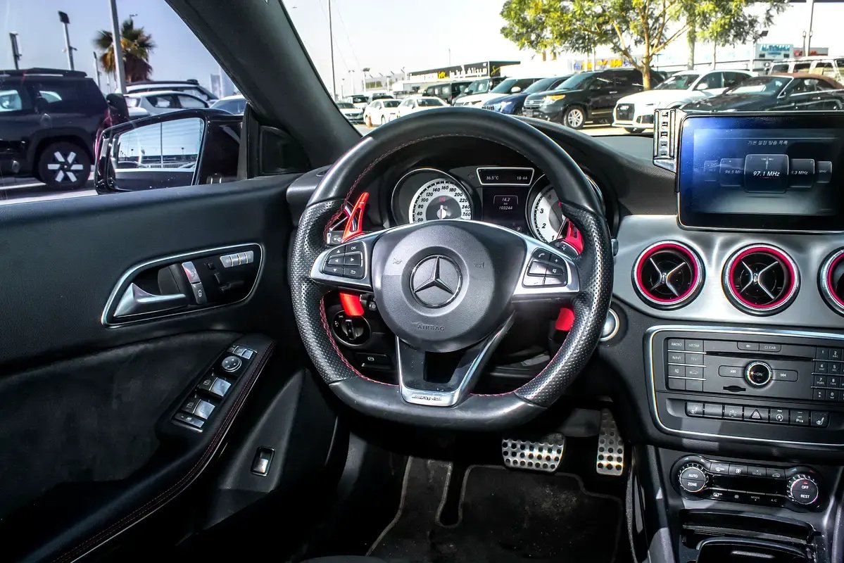 Car Image 2015 MERCEDES CLA CLASS 