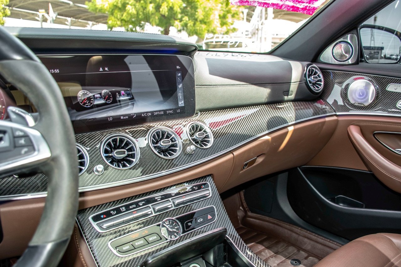 Car Image 2018 MERCEDES E Class 