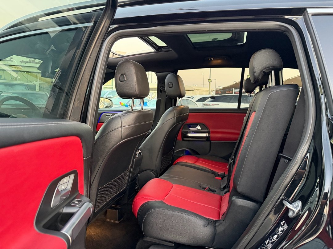 Car Image 2021 MERCEDES GLB CLASS 
