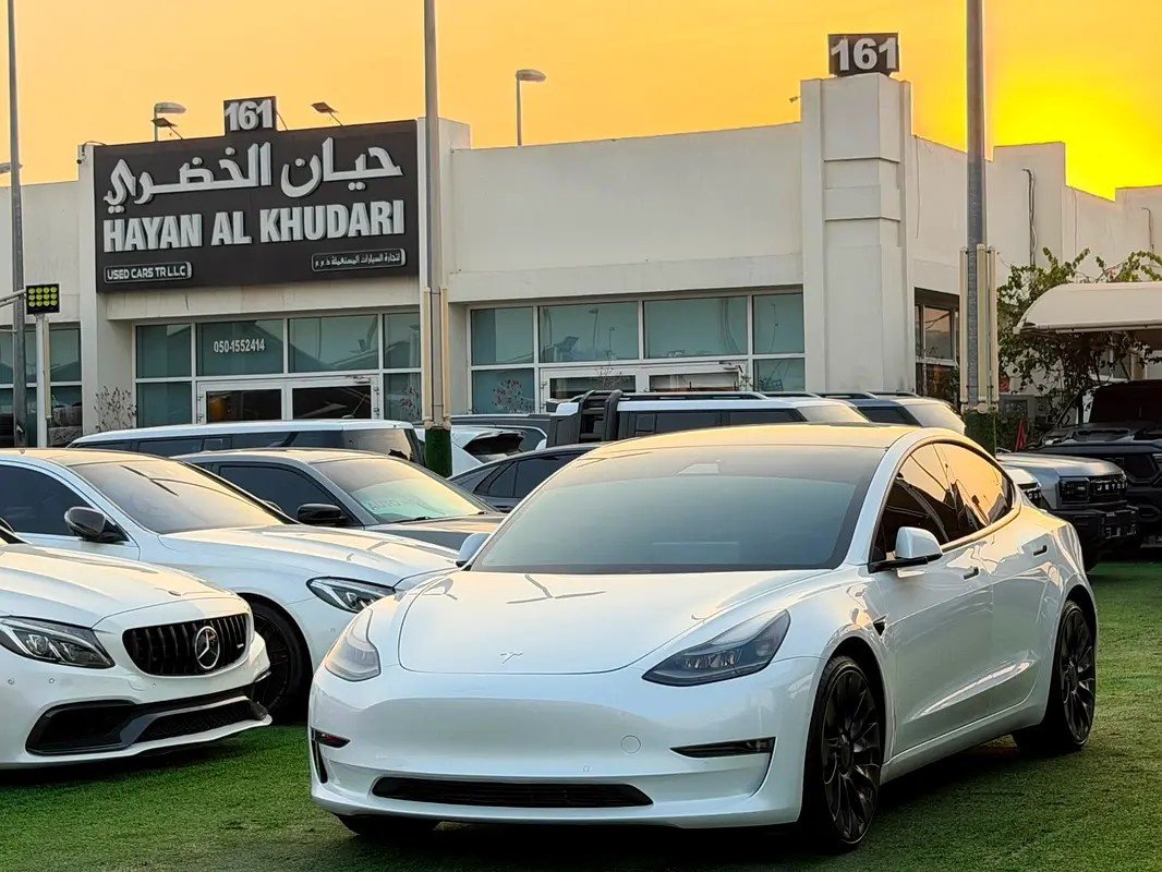 TESLA Model 3 2021